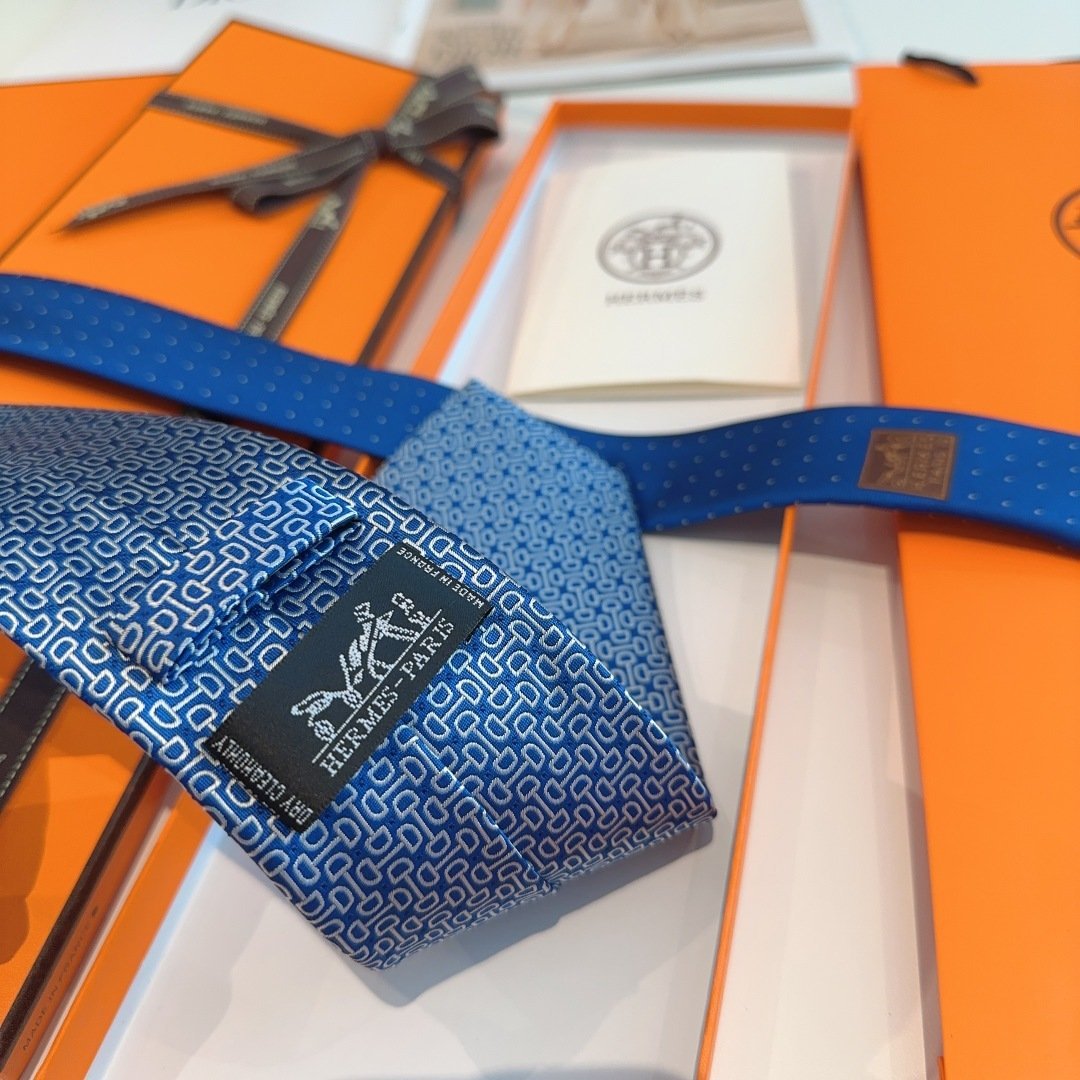 Hermès Blue Geometric Twill Silk Tie for Men - 图片 5