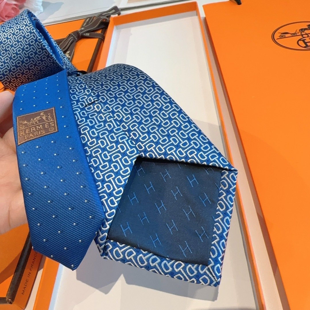 Hermès Blue Geometric Twill Silk Tie for Men - 图片 8