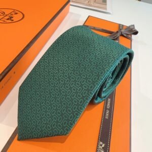 Hermès Emerald Green Geometric Silk Tie in Twill Weave