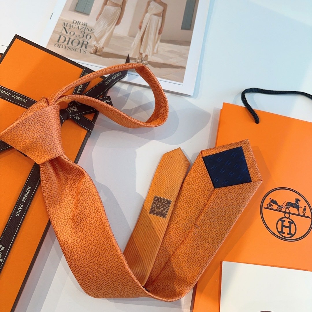 Hermès Orange Silk Tie with Geometric Jacquard Pattern - 图片 7