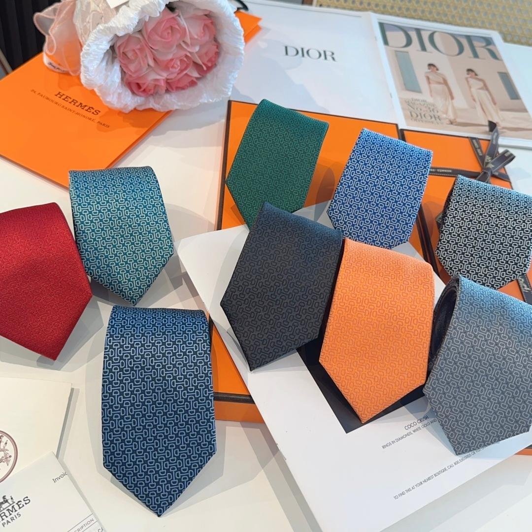 Hermès Orange Silk Tie with Geometric Jacquard Pattern - 图片 9