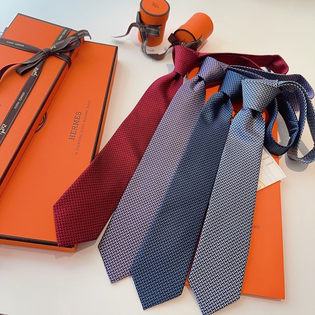 Hermès Deep Blue Woven Silk Tie with Geometric H Pattern - 图片 2