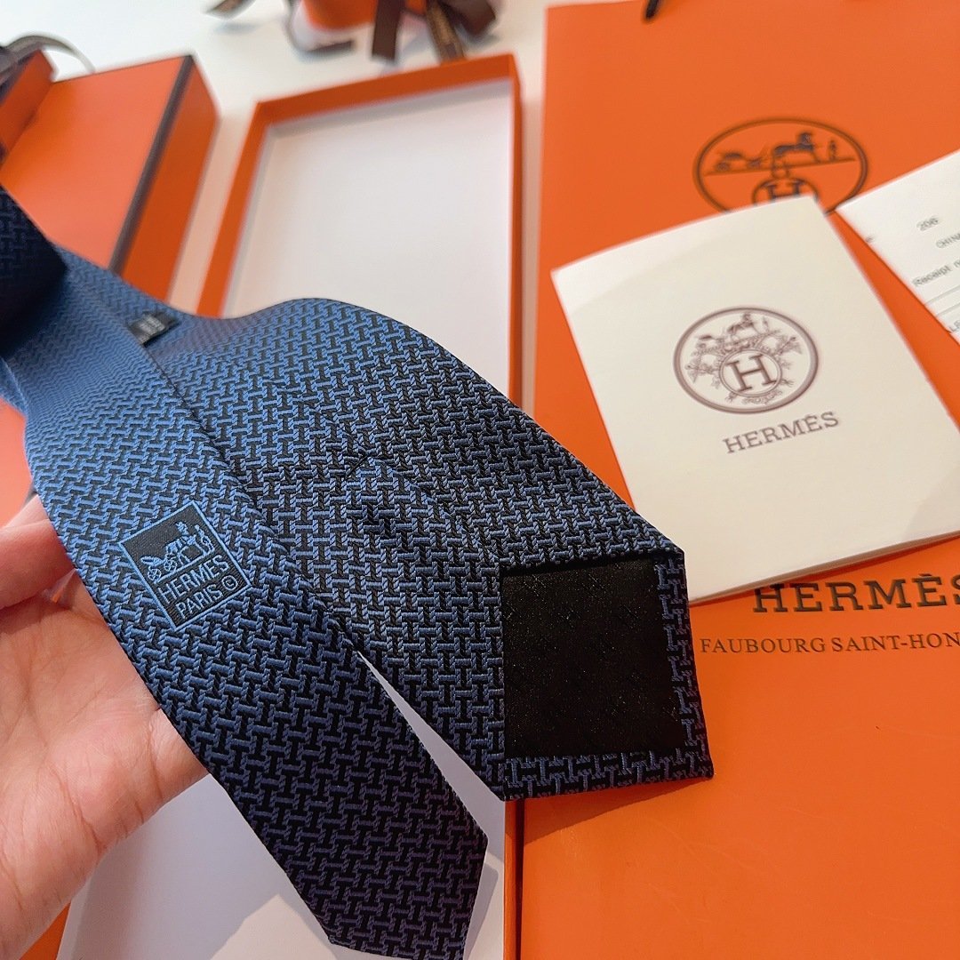 Hermès Deep Blue Woven Silk Tie with Geometric H Pattern - 图片 5