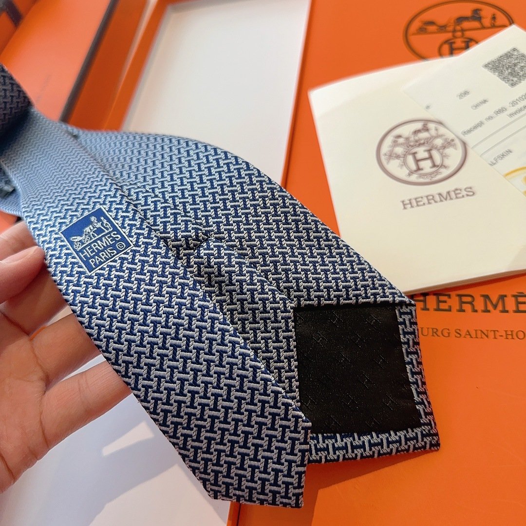 Hermès Blue Silk Tie with Interlocking H Jacquard Pattern - 图片 4