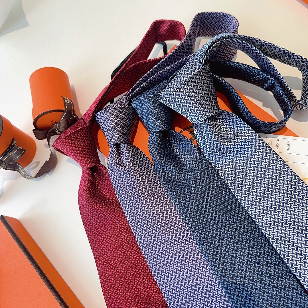 Hermès Blue Silk Tie with Interlocking H Jacquard Pattern - 图片 5