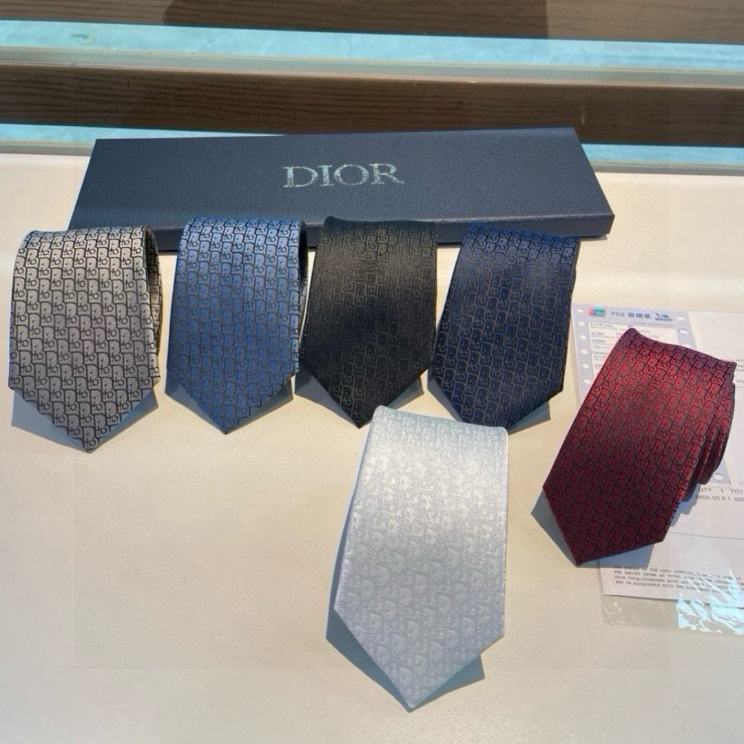 Elegant Dior Silk Tie with Signature CD Jacquard Pattern - 图片 9