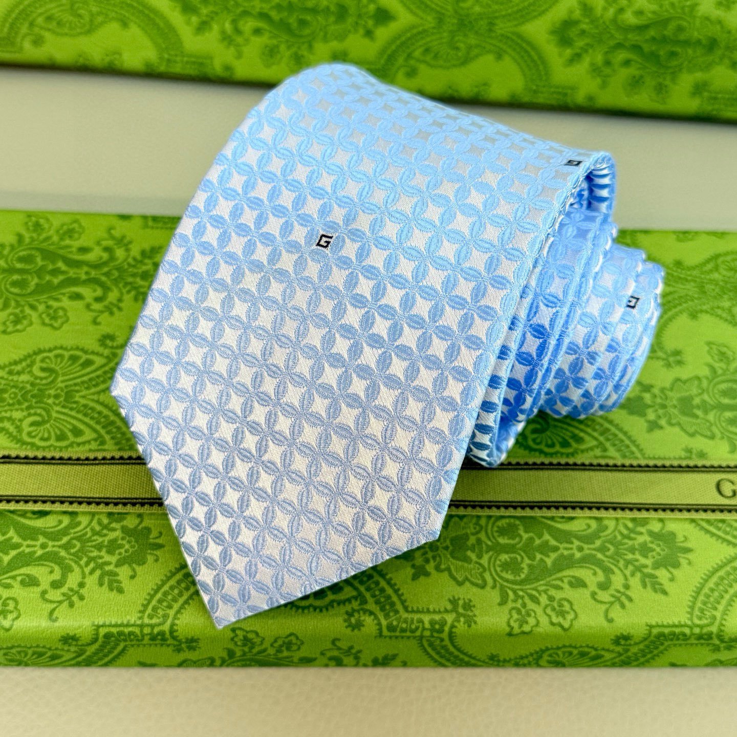 Gucci GG Clover Silk Tie – Sky Blue Edition