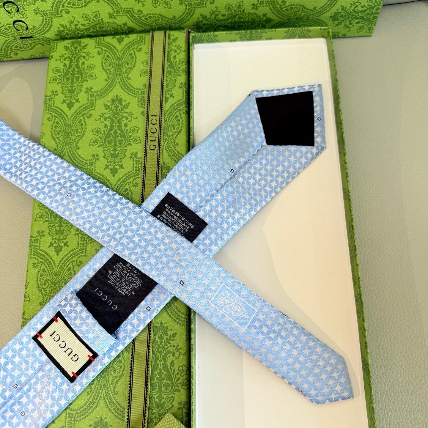 Gucci GG Clover Silk Tie – Sky Blue Edition - 图片 6