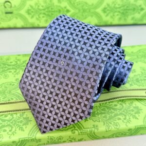 Gucci GG Clover Silk Tie – Deep Lavender Edition