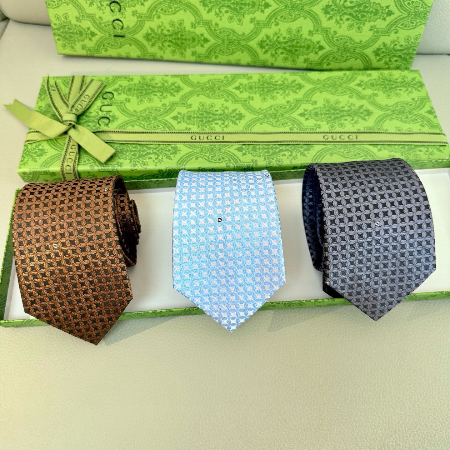 Gucci GG Clover Silk Tie – Vintage Bronze Edition - 图片 9
