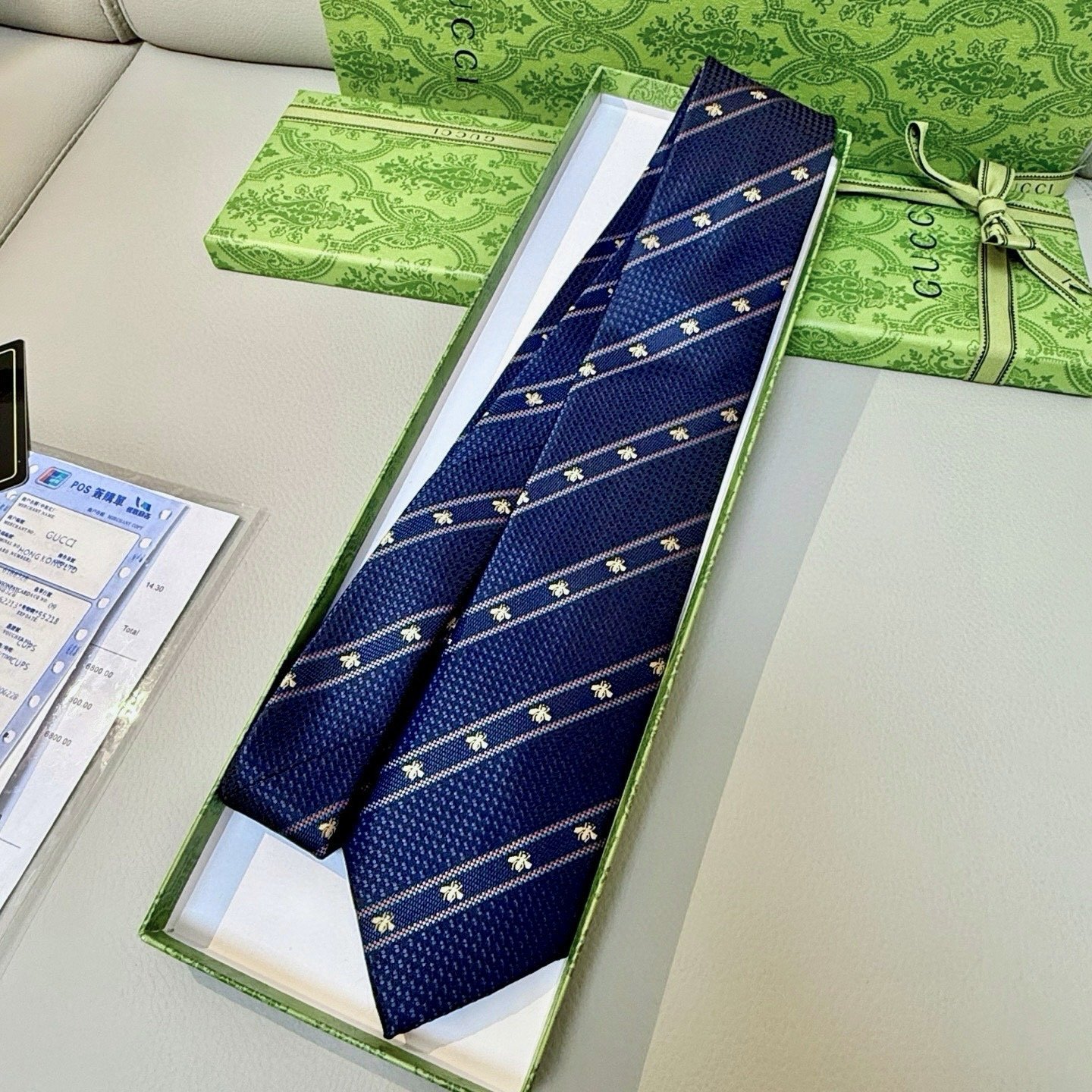 Gucci Navy Silk Tie with Bee Embroidery and Signature Web Stripe - 图片 2