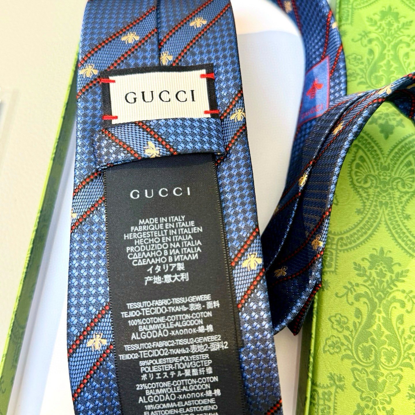 Gucci Blue Silk Tie with Bee Embroidery and Striped Weave - 图片 5