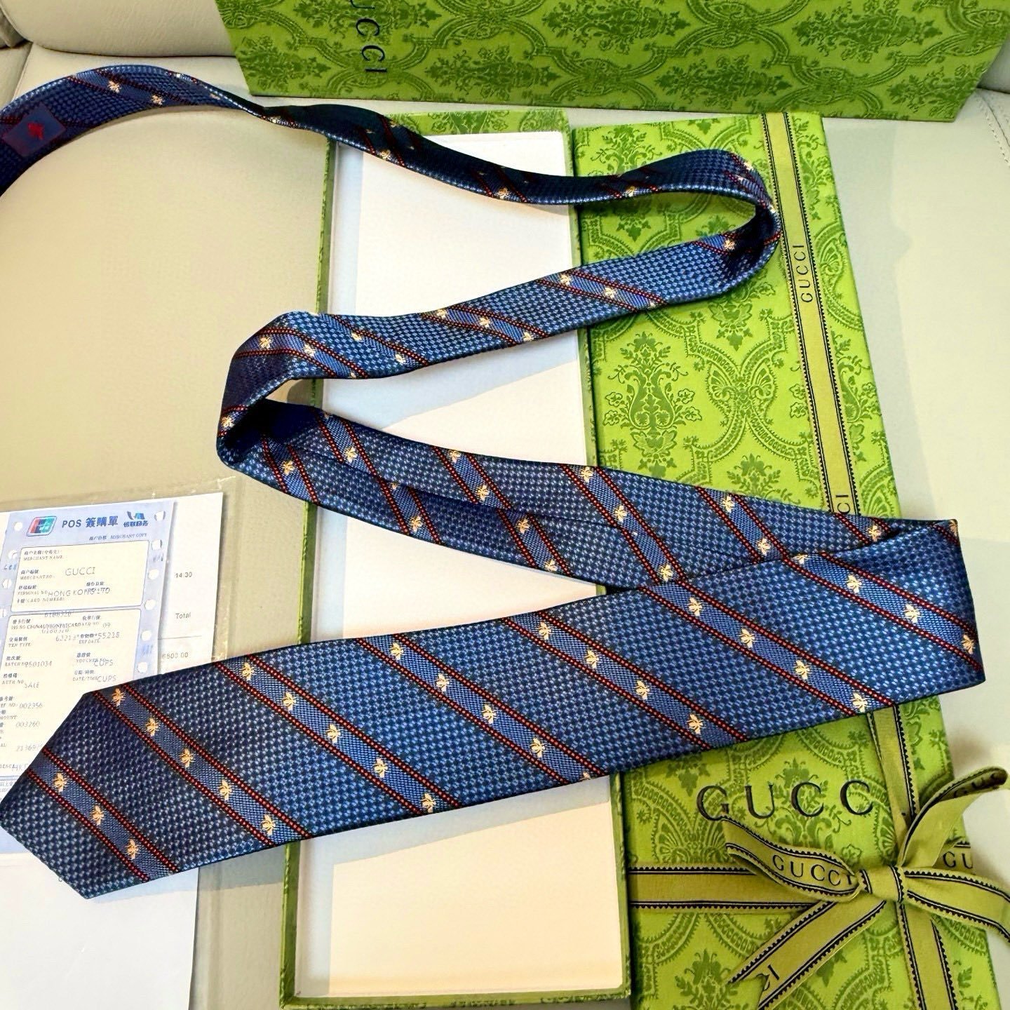Gucci Blue Silk Tie with Bee Embroidery and Striped Weave - 图片 6