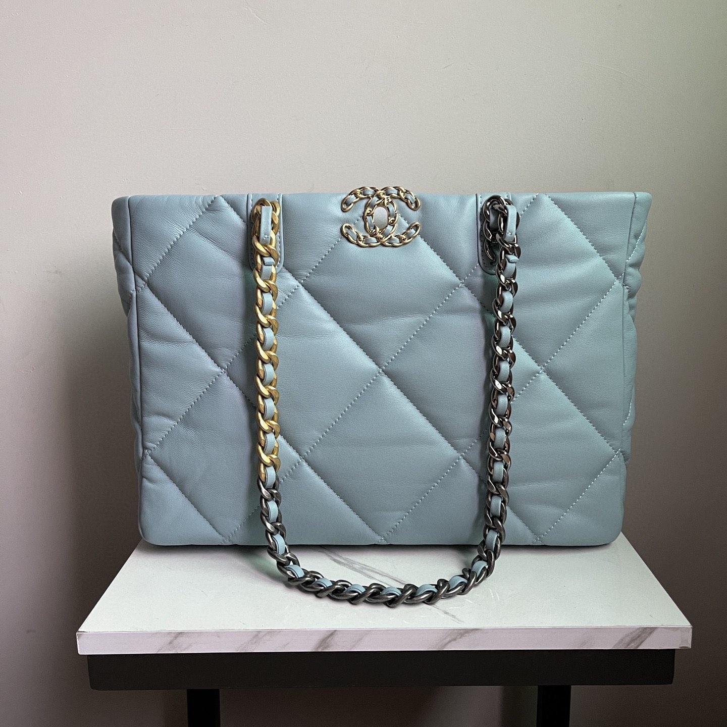 2223 Fall/Winter Collection Mist Blue Lambskin 41CM