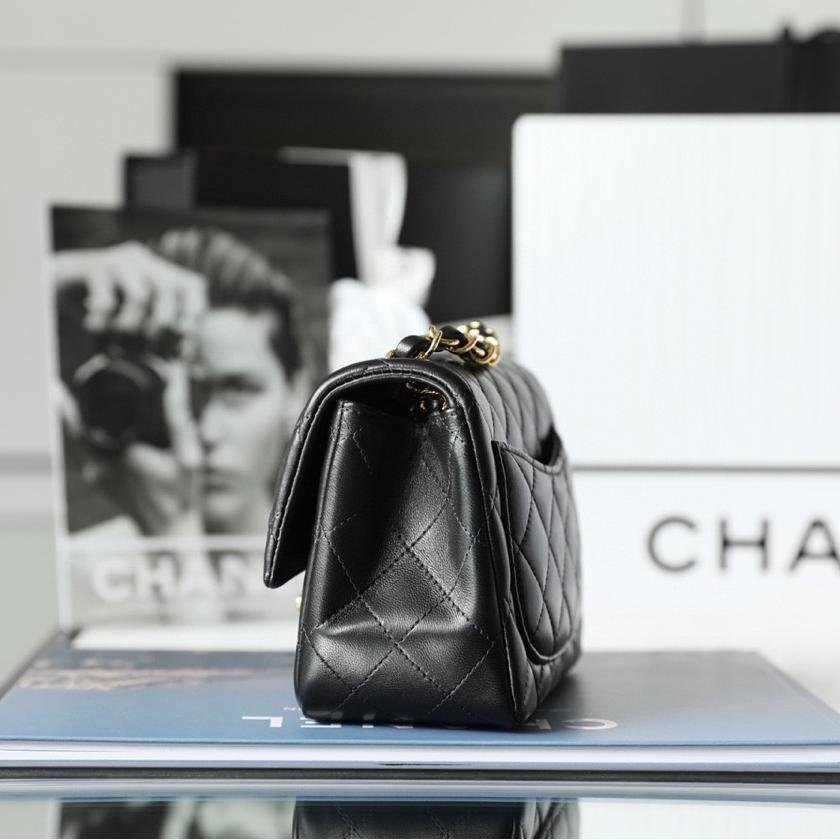 Classic Flap Lambskin Shoulder Bag in Black with Vintage Gold-Tone Hardware and Ball Charm, 17cm Premium Upgrade - 图片 4