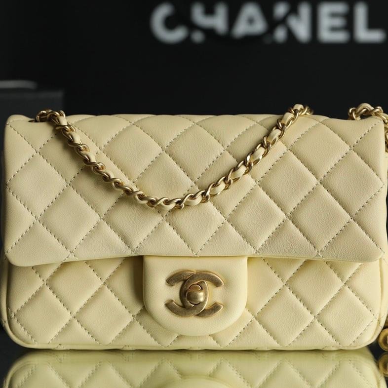 Classic Flap Lambskin Shoulder Bag in Cream Yellow with Vintage Gold Ball Detail, 20cm Premium Upgrade - 图片 2