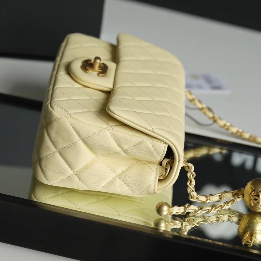 Classic Flap Lambskin Shoulder Bag in Cream Yellow with Vintage Gold Ball Detail, 20cm Premium Upgrade - 图片 5