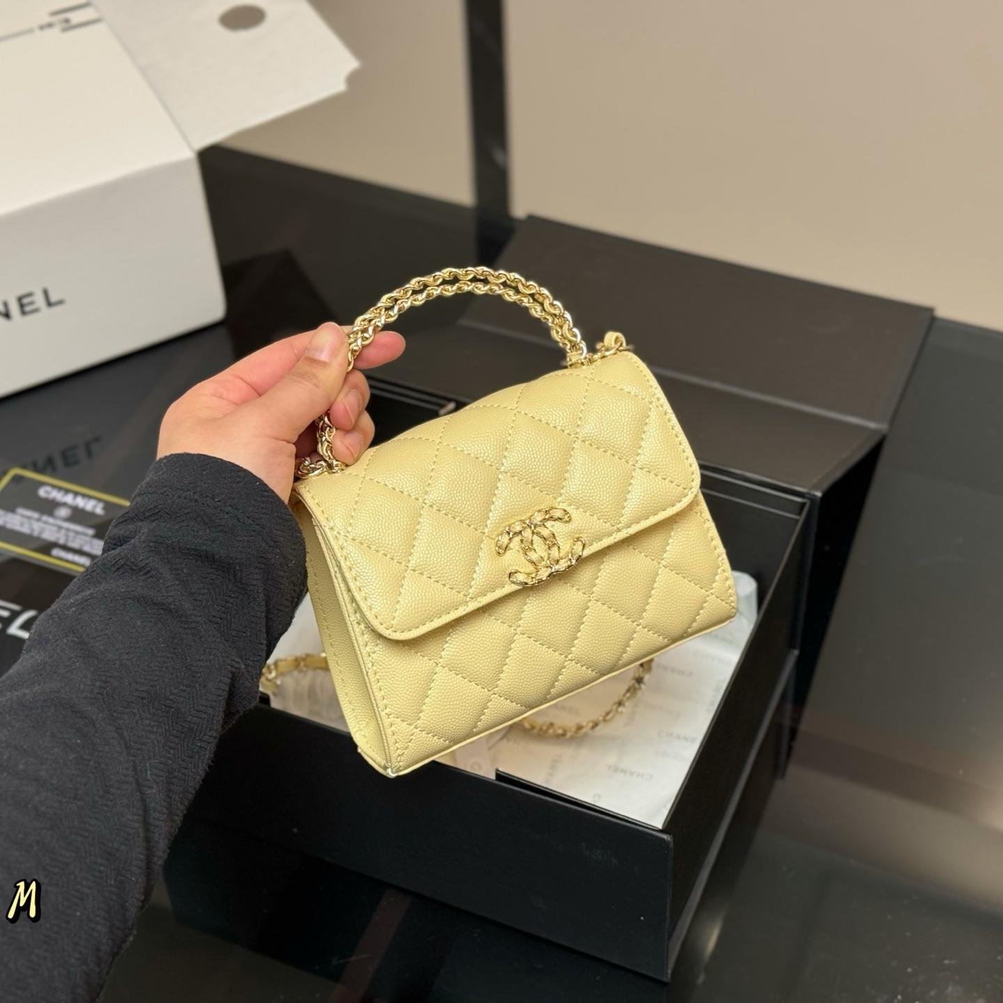 Mini Square Quilted Chain Bag in Blush Pink - 图片 5
