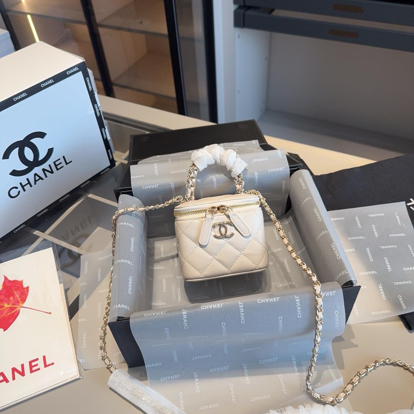 White Leather Vanity Box Bag with Mirror – Mini & Medium - 图片 2