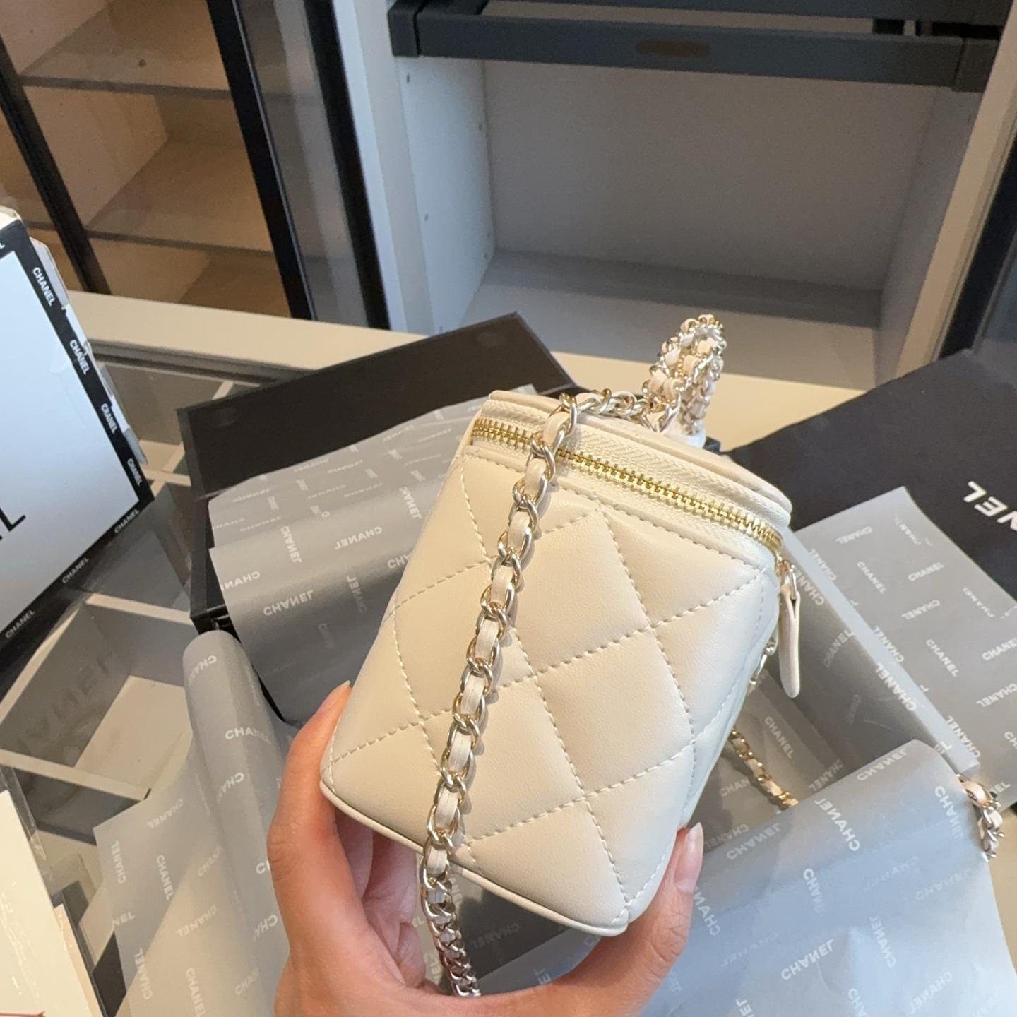 White Leather Vanity Box Bag with Mirror – Mini & Medium - 图片 6