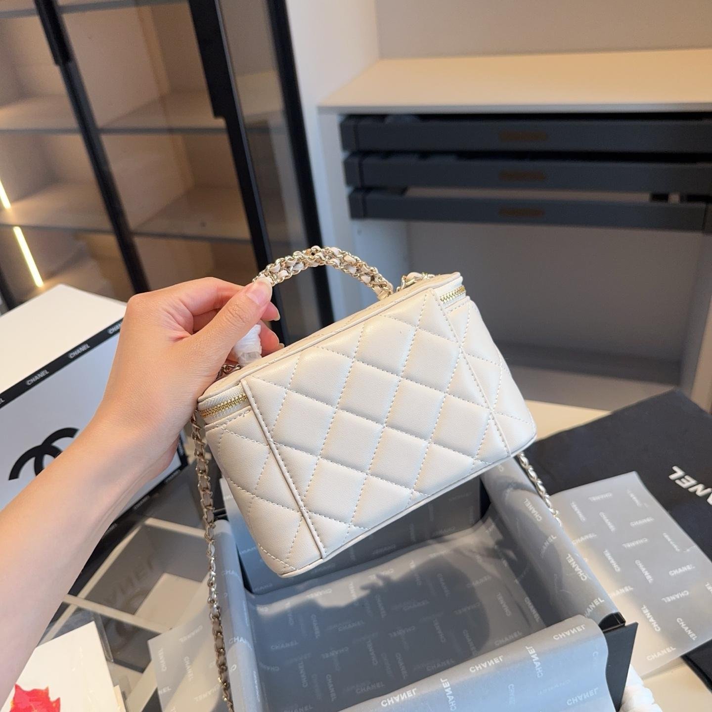 White Leather Vanity Box Bag with Mirror – Mini & Medium - 图片 7