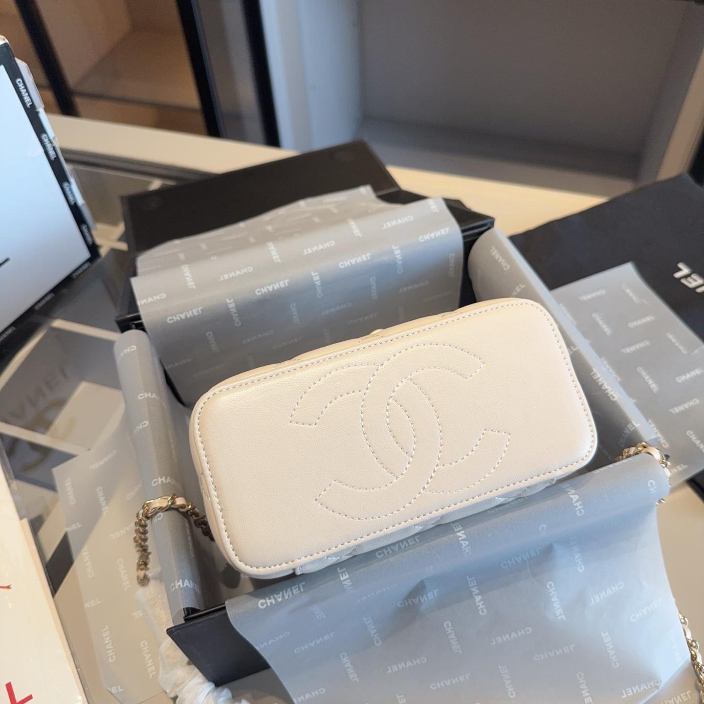 White Leather Vanity Box Bag with Mirror – Mini & Medium - 图片 8