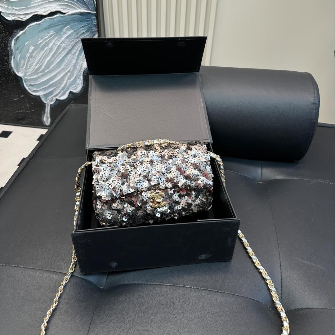 Mini Sequin Chain Shoulder Bag – 20cm Evening Glam
