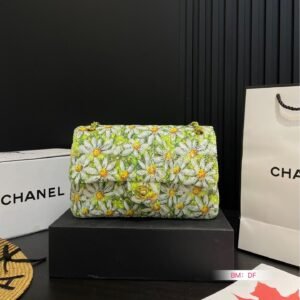 Sequin Daisy Flap Bag – Floral Radiance 25cm