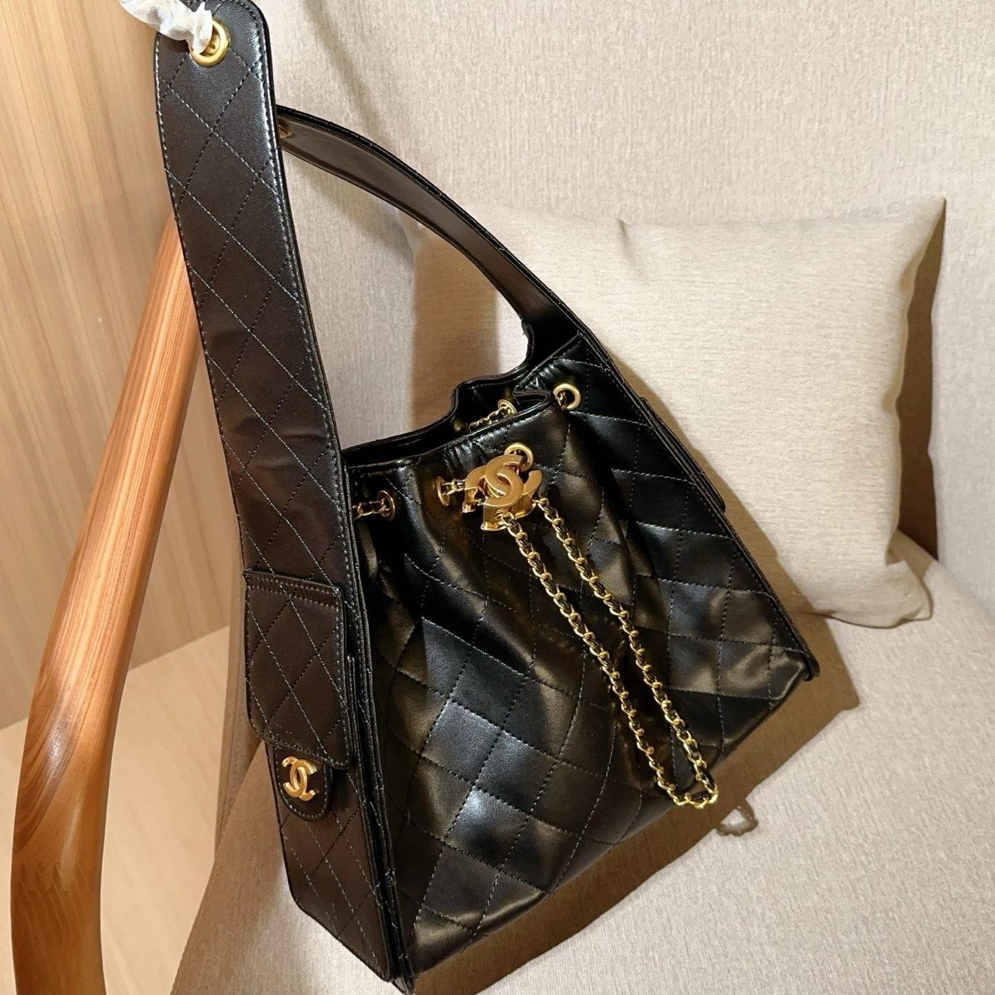 Black Drawstring Leather Hobo Bag – Modern Bucket Silhouette 30CM - 图片 2