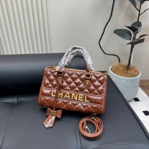 Glossy Quilted Patent Leather Tote Bag – 28cm