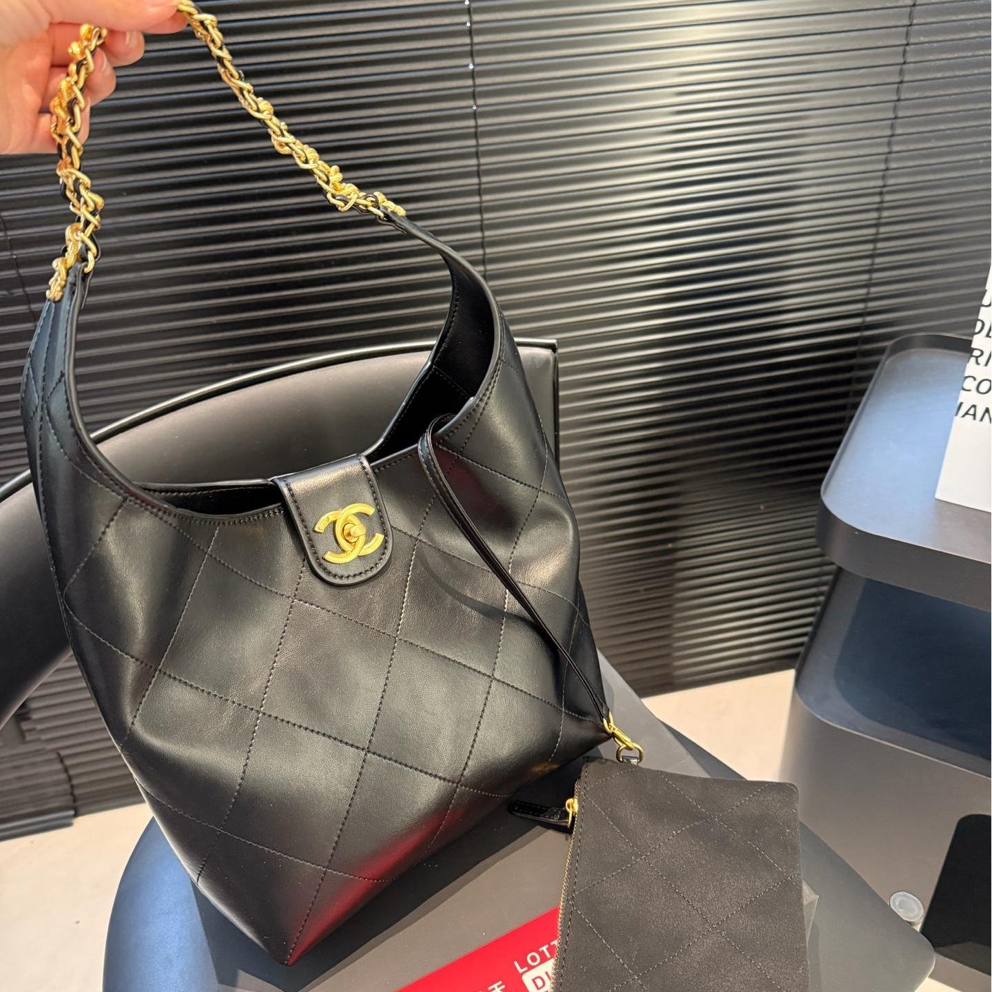 Classic Leather Tote Shoulder Bag – Gold Chain Accent, 21cm - 图片 3