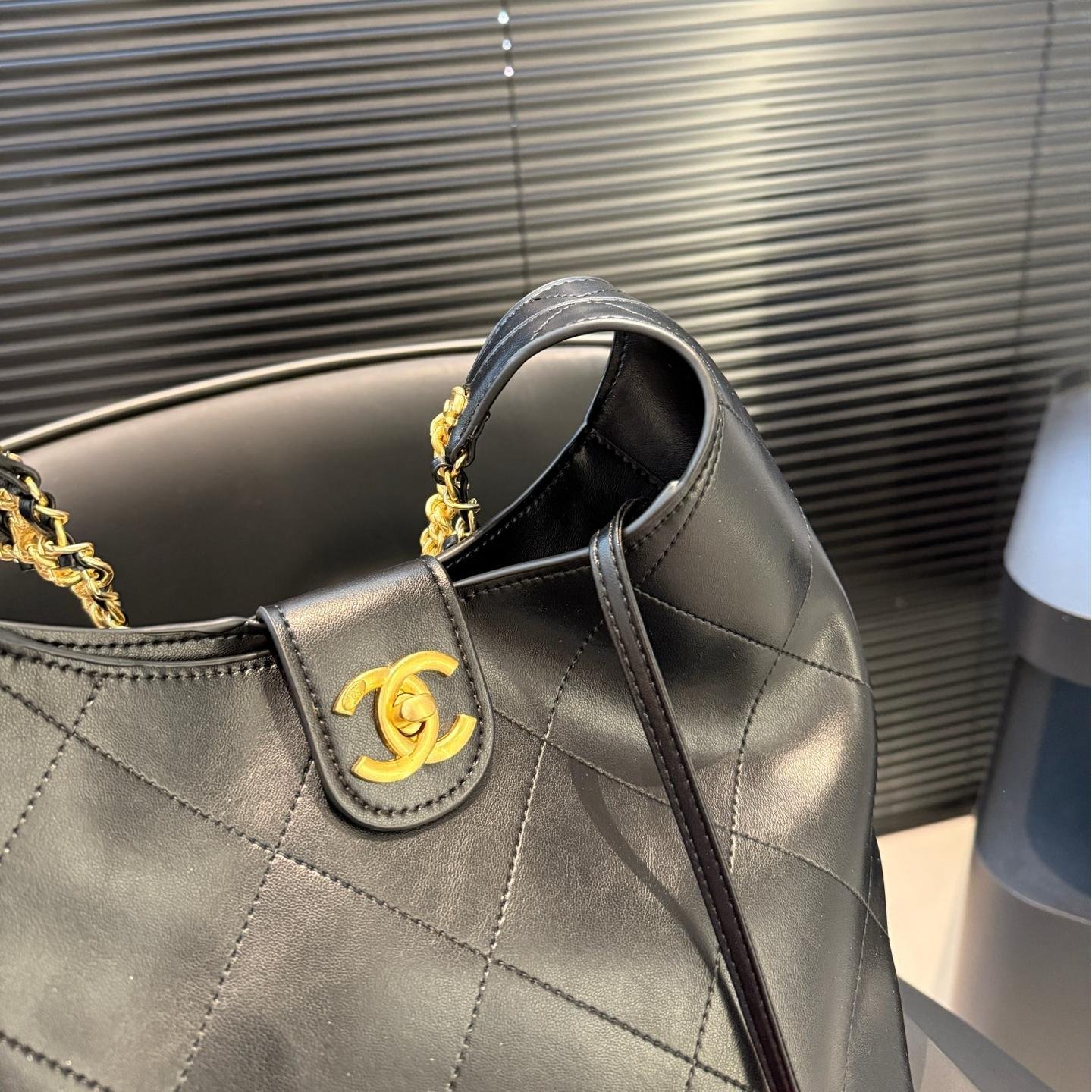 Classic Leather Tote Shoulder Bag – Gold Chain Accent, 21cm - 图片 5