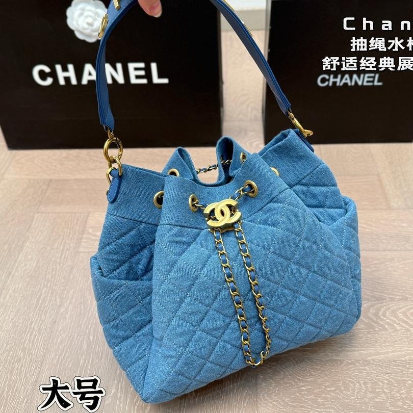 Large Quilted Denim Bucket Bag with Gold Chain Drawstring 24CM - 图片 2