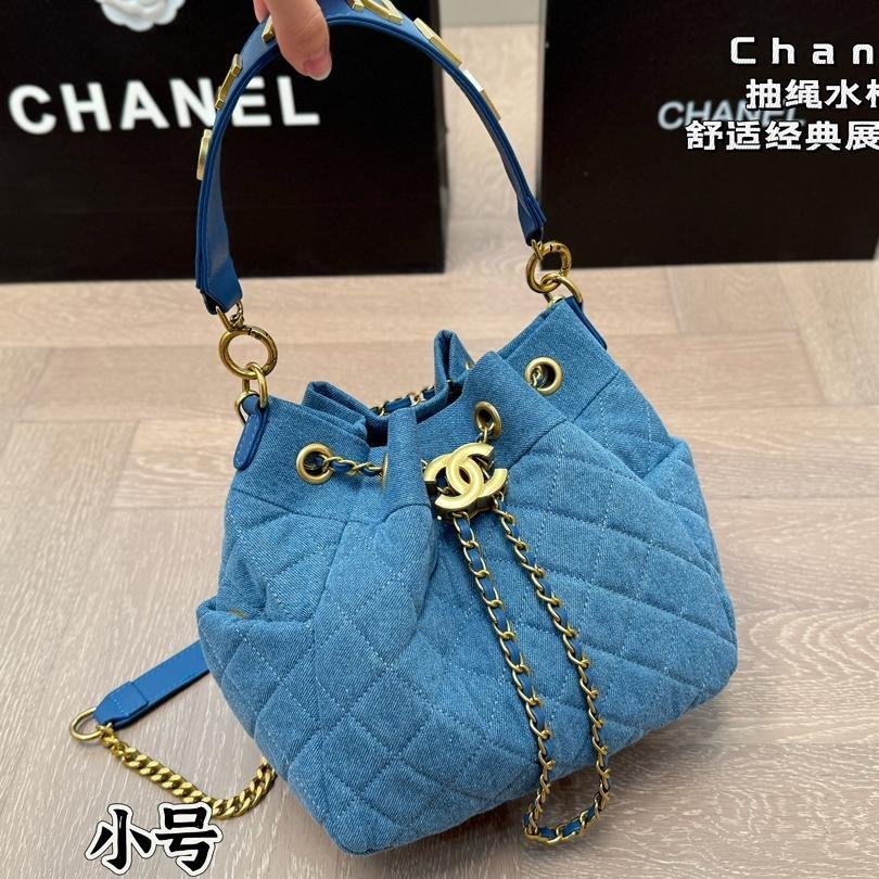Large Quilted Denim Bucket Bag with Gold Chain Drawstring 24CM - 图片 3