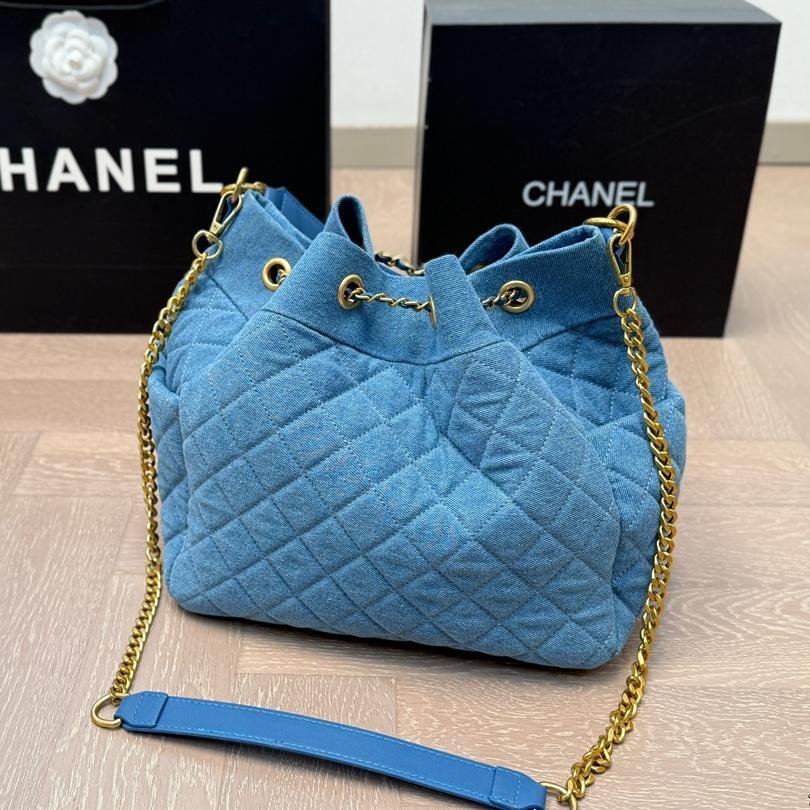 Large Quilted Denim Bucket Bag with Gold Chain Drawstring 24CM - 图片 8