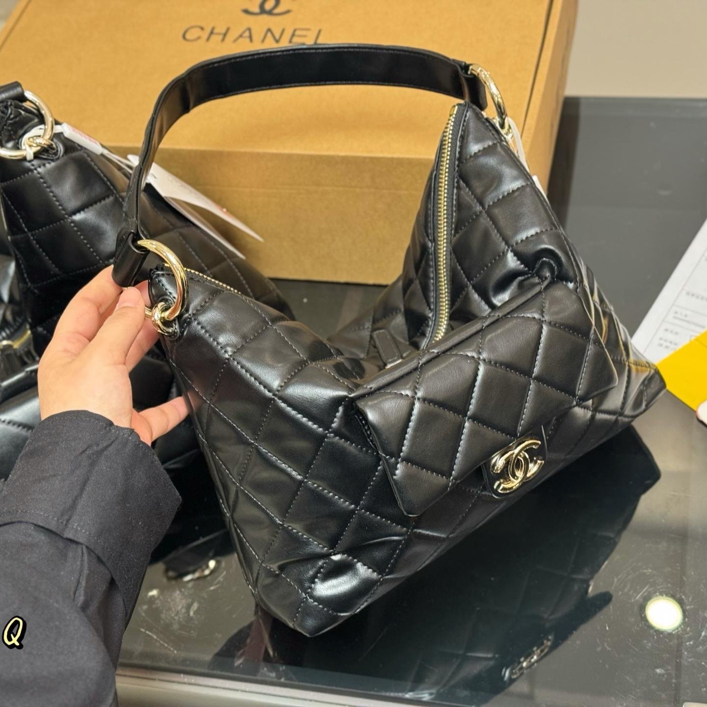 Soft Quilted Leather Hobo Bag – Artisanal Touch with Slouchy Elegance 38CM/30CM - 图片 2