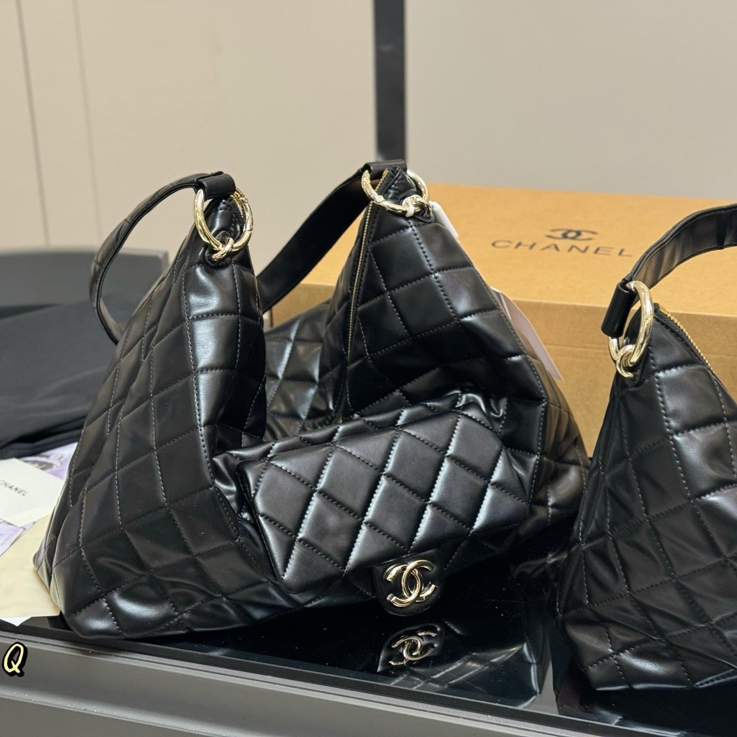 Soft Quilted Leather Hobo Bag – Artisanal Touch with Slouchy Elegance 38CM/30CM - 图片 5
