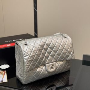 Retro Quilted Metallic Shoulder Tote – 39cm Travel Essential
