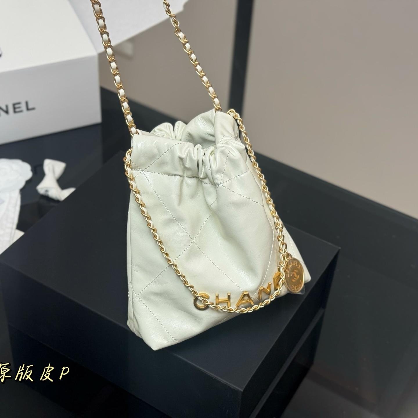 Mini Soft Calfskin Drawstring Bag – 20cm Casual Charm - 图片 2