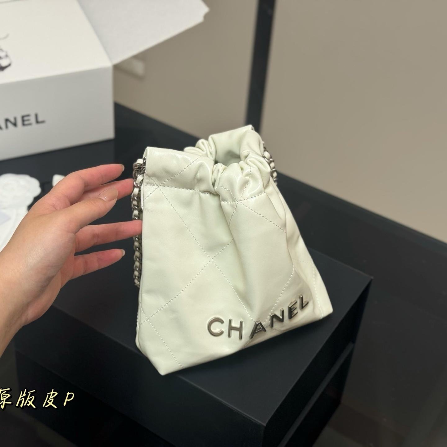 Mini Soft Calfskin Drawstring Bag – 20cm Casual Charm - 图片 6