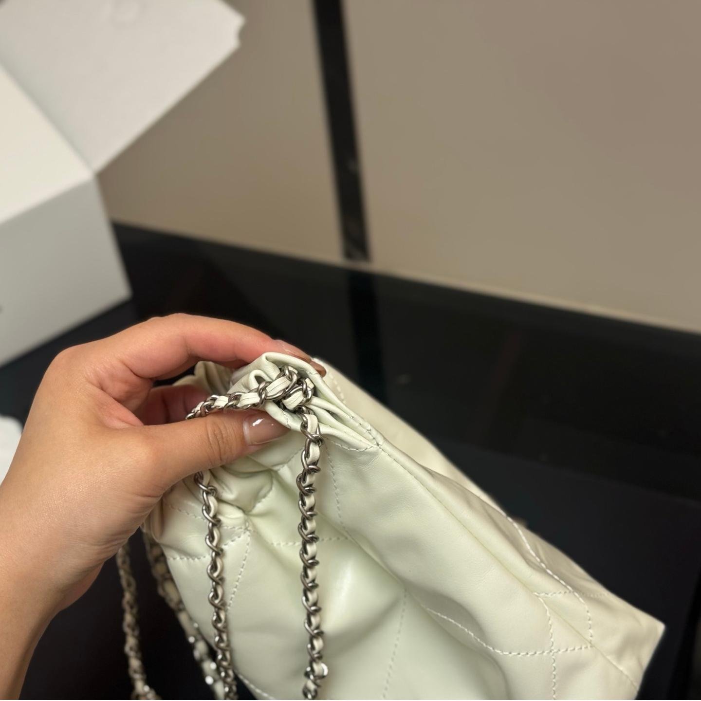 Mini Soft Calfskin Drawstring Bag – 20cm Casual Charm - 图片 7