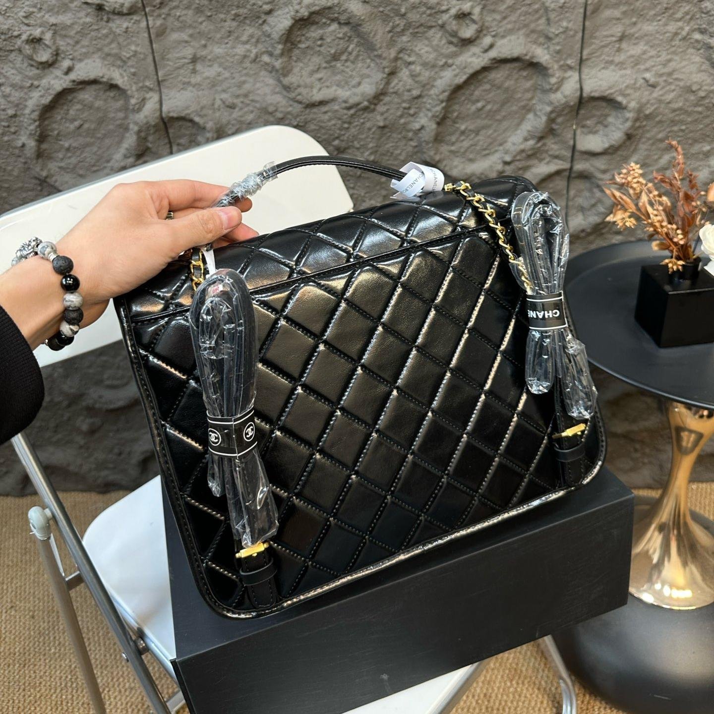 Classic Quilted Leather Backpack – Polished Black 30CM - 图片 4