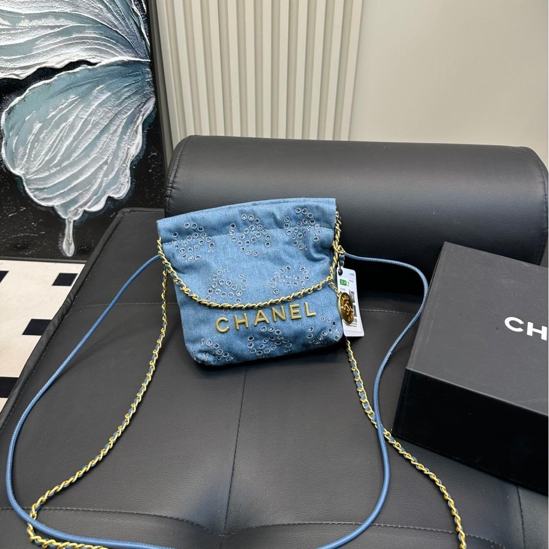 Denim Eyelet Crossbody Bag – Casual Charm in Mini Size 17CM