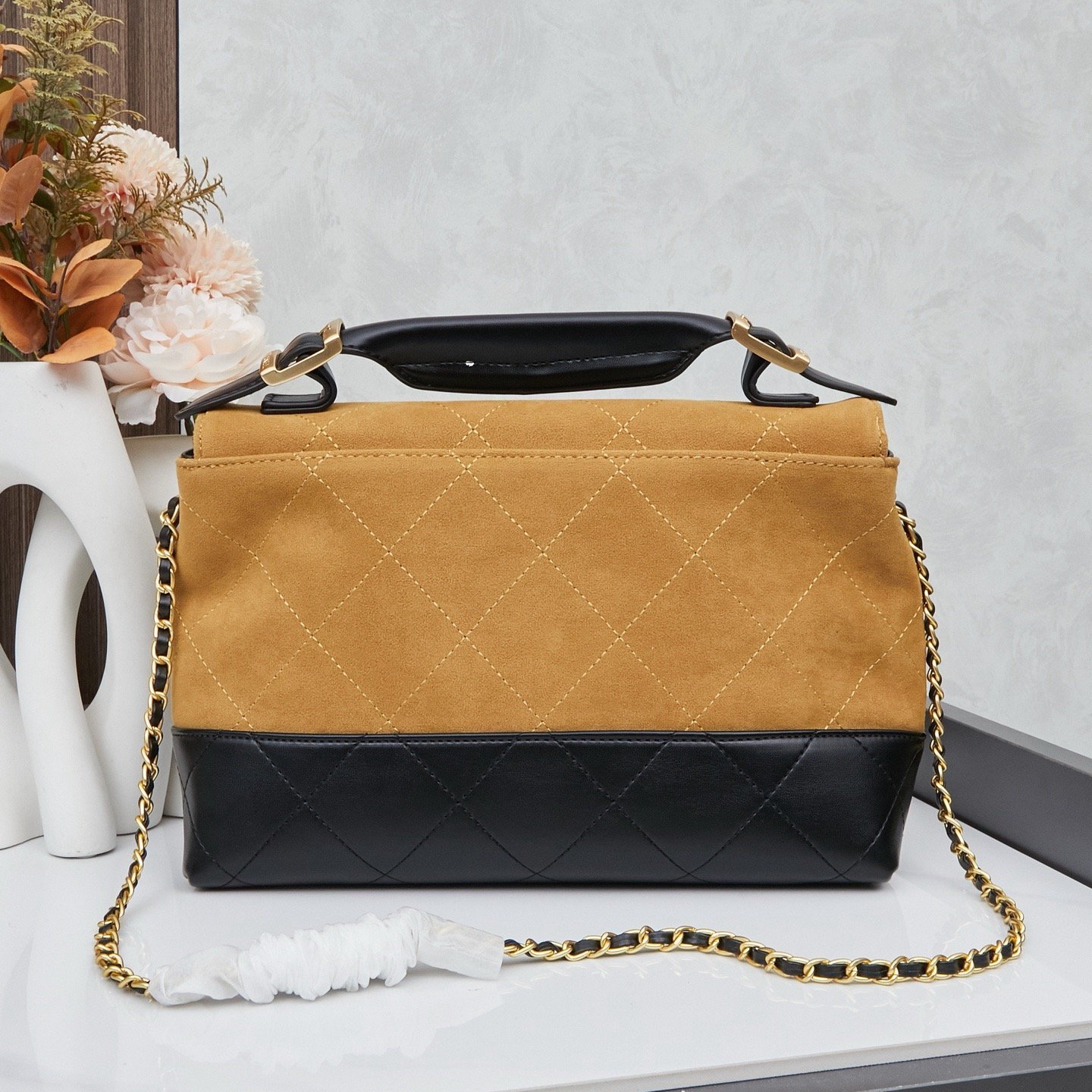 Chanel Coco Base Top Handle Flap Bag- Matte Grey Suede & Quilted Leather - 图片 3