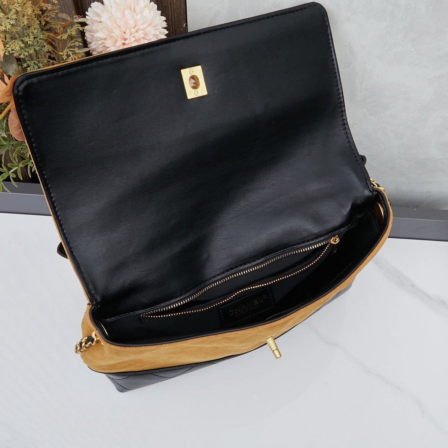 Chanel Coco Base Top Handle Flap Bag- Matte Grey Suede & Quilted Leather - 图片 7