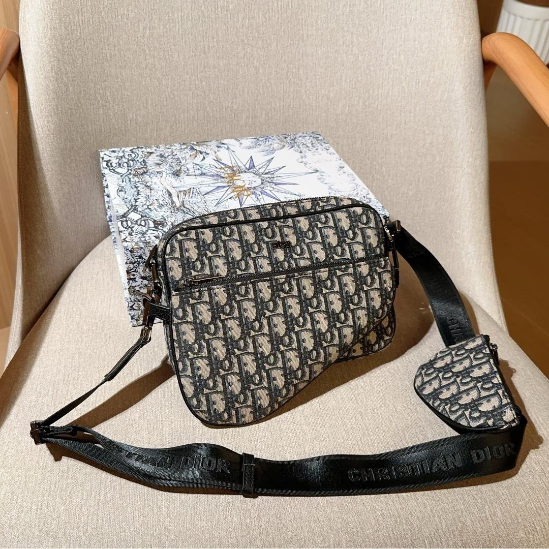 Dior-Inspired Saddle Camera Bag – 3-in-1 Oblique Monogram Crossbody 25cm