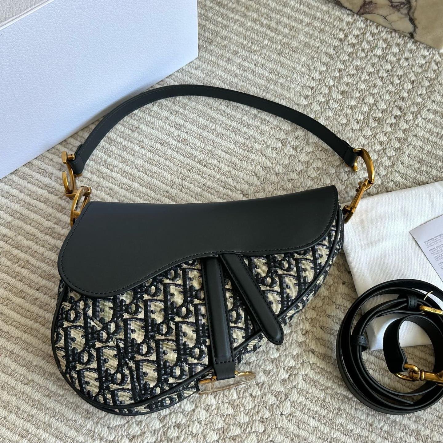 Dior-Inspired Saddle Bag with Oblique Canvas and Leather Strap – Iconic 25cm Design - 图片 6