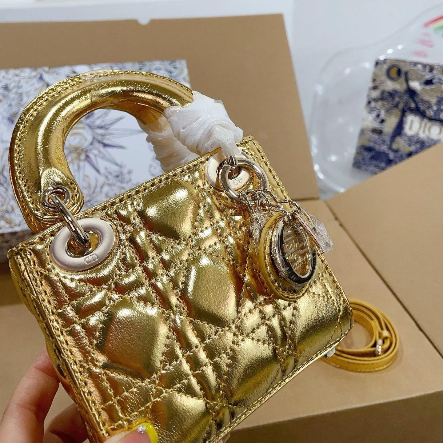 Dior Lady Mini Metallic Leather Bag – Gold & Silver Micro Tote with Charm Details - 图片 3