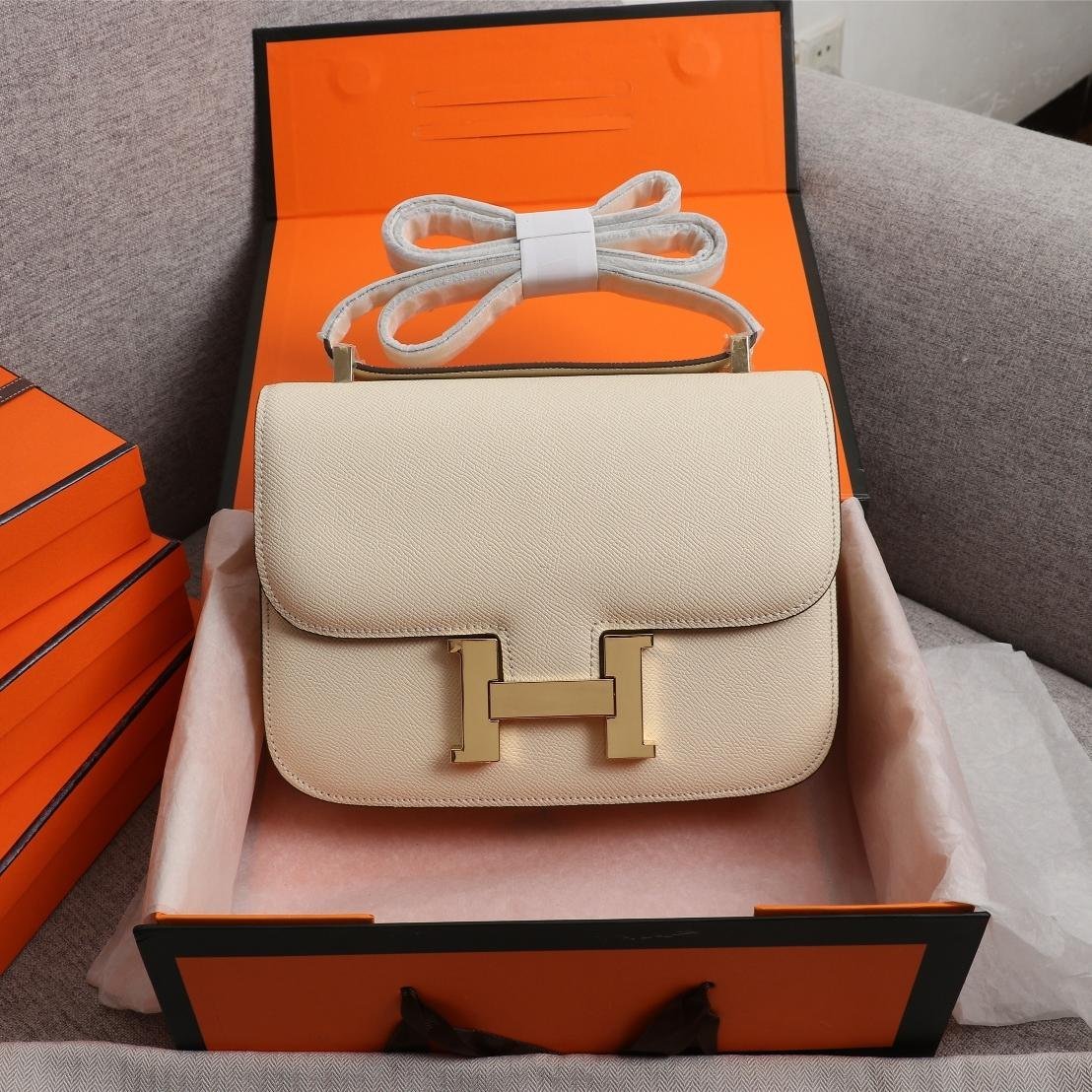 Constance Cream Epsom Leather Gold Hardware Large 20CM/23CM