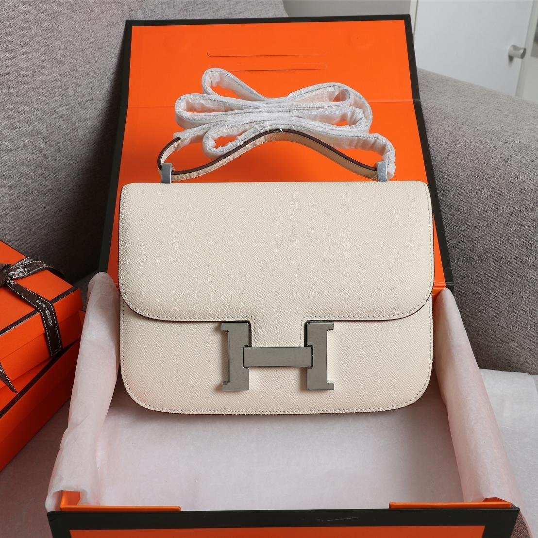 Constance Cream Epsom Leather Silver Hardware Large 20CM/23CM
